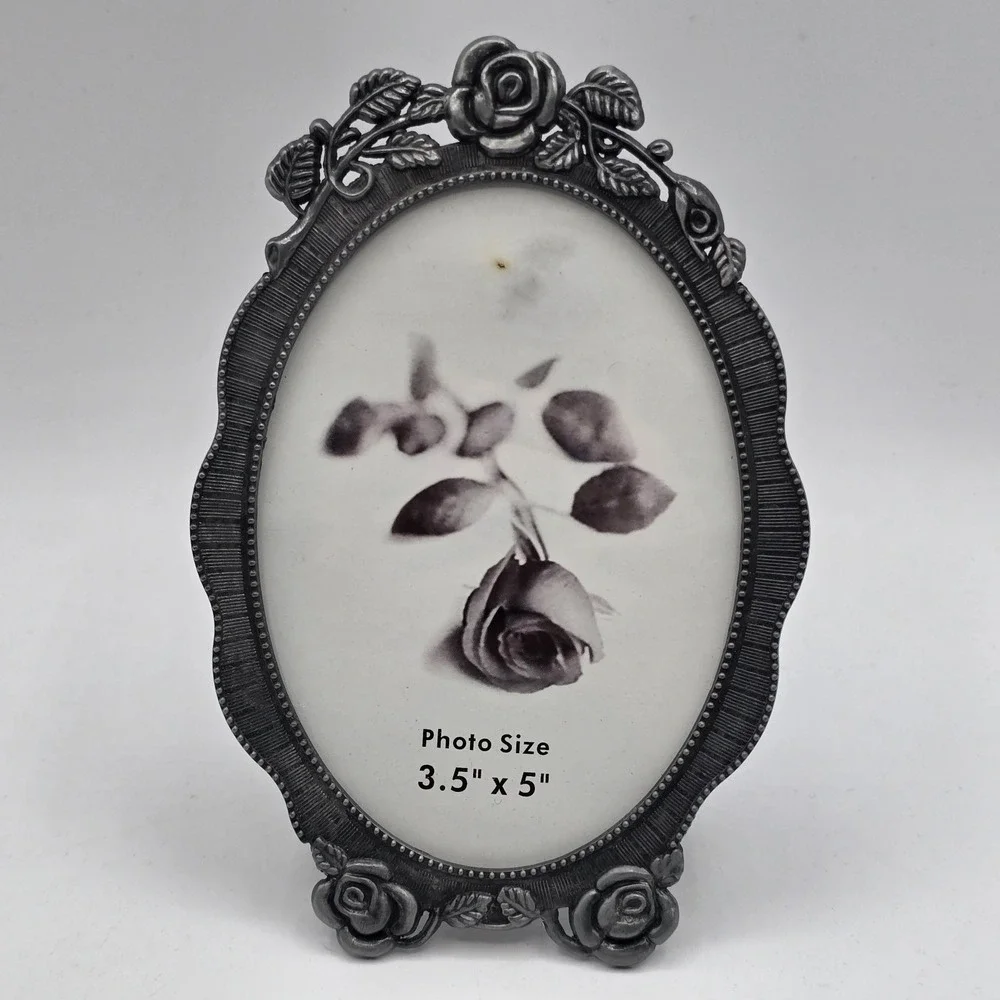 Vtg Ornate Metal Floral Photo Picture Frame Free‎ Standing